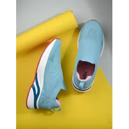 -076 02 Walking Shoes For Women