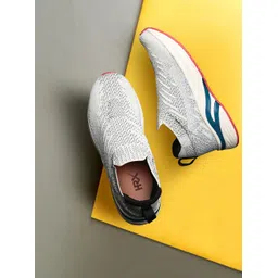 -076 04 Walking Shoes For Women