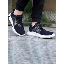 aadi Men Mesh Woven Design Lightweight Comfort Insole Mesh Contrast Sole Sneakers