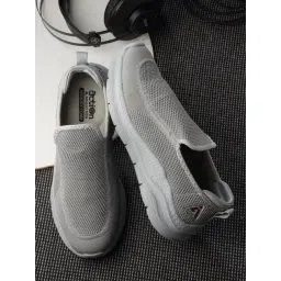 Action Men's Light Grey Running Shoes