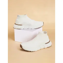 Ajile by Pantaloons Men's White Walking Shoes