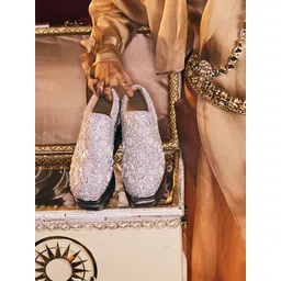 Anaar Women Printed Sneakers