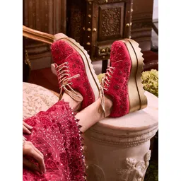 Anaar Women Textured Lightweight Sneakers