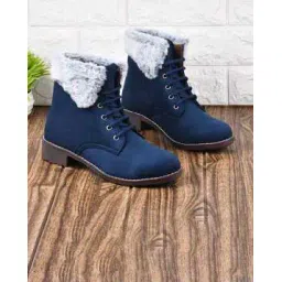 Ankle-Length Boots with Lace Fastening