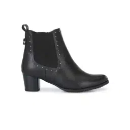 Ankle-Length Boots with Zip Closure