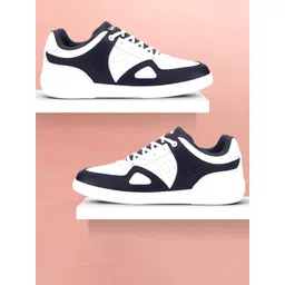 Aqualite Men Colourblocked Sneakers