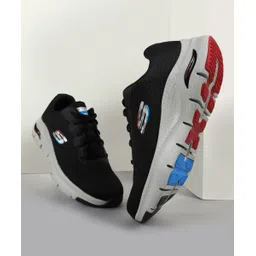 ARCH FIT - INFINITY COOL Walking Shoes For Men