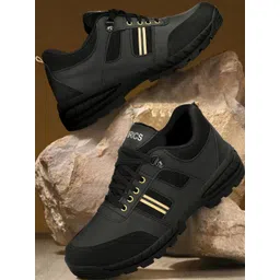 Arics Men Textured Sneakers