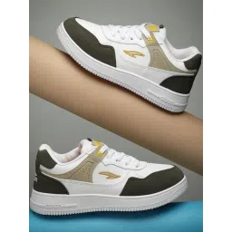 Asian Men's Beige Casual Sneakers
