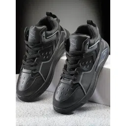 Asian Men's Black Ankle High Sneakers