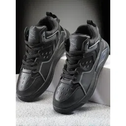 Asian Men's Black Ankle High Sneakers