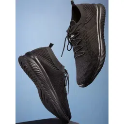 Asian Men's Black Running Shoes
