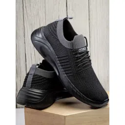 Asian Men's Black Running Shoes
