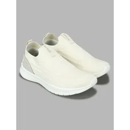 ASTRO FOAM + WKL FLAUNT Walking Shoes For Men