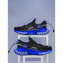 Atom Men Colourblocked Sneakers