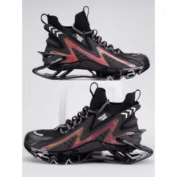 Atom Men Colourblocked Sneakers