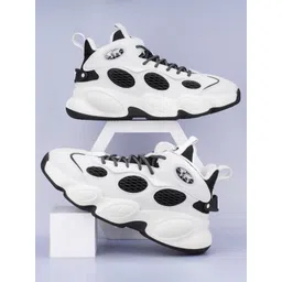 Atom Men Round Toe Lace Ups Colourblocked Sneakers