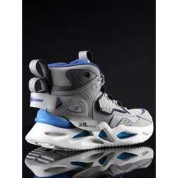 Atom Men Round Toe Sneakers