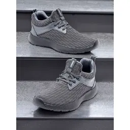 AVANT Men FeatherLite Walking Shoes