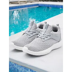 AVANT Men FeatherLite Walking Shoes