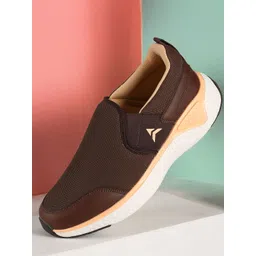 AVANT Women Sway Slip On Walking Shoes