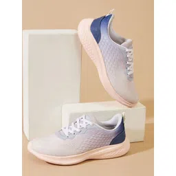 AVANT Women Trail Walking Shoes