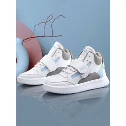 bacca bucci Men STREETOLOGY Mid Top Colourblocked Sneakers