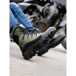 bacca bucci Men Textured Block-Heeled Hiking Boots