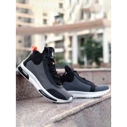 bacca bucci Men Woven Design Mid-Top Padded Insole Contrast Sole Sneakers