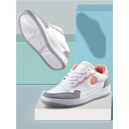 bacca bucci Women INFINITY Low Colourblocked Soft Foam Midsole Basics Sneakers