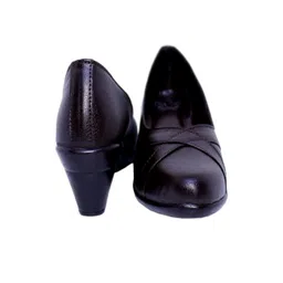 banuchi Women Slip-On Casual Brown Shoes