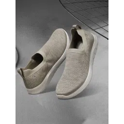 Bata Men's Beige Walking Shoes