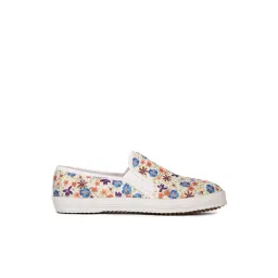 Bata Women's Multicolor Walking Shoes