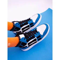 Big Fox Men Blue Colourblocked Sneakers