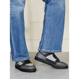 Big Fox Men Perforations Lightweight Sneakers