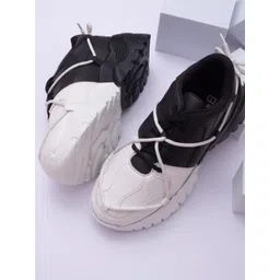 Big Fox Men Printed Slip-On Sneakers