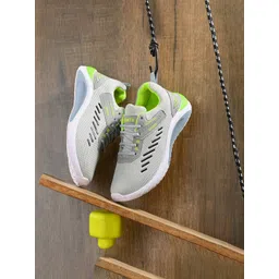 BIRDE Men Grey Textured Sneakers