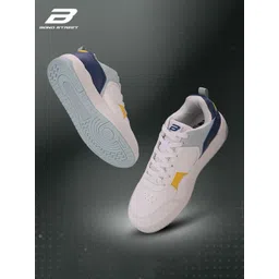 Bond Street Men Colourblocked Round Toe Sneakers