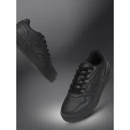 Bond Street Men's Hustle Black Casual Sneakers