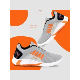 Bruton Men Textured Lightweight Sneakers