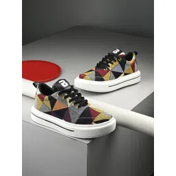 BUCIK Men Sneakers