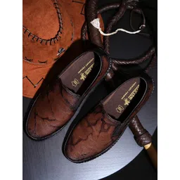 Buckaroo Men Brown Abstract Print Leather Slip-Ons