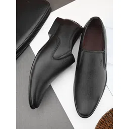 Butello Men Textured Leather Slip-On Sneakers