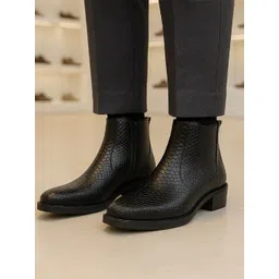 Bxxy Men Textured 2-Inch Heel Height Increasing Chelsea Boots