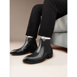 Bxxy Men Textured Pointed Toe Chelsea Boots