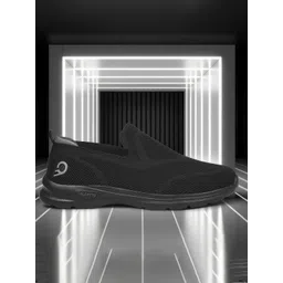 Calcetto Men Round Toe Slip-On Sneakers