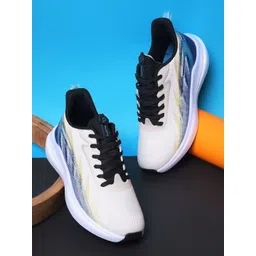 Calcetto Men Textured Round Toe Mesh Sneakers