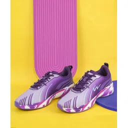 CAMP STREAK Running Shoes For Women