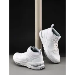 Campus Men's White & Grey Sneakers