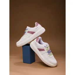Campus Women Colourblocked EVA Sneakers